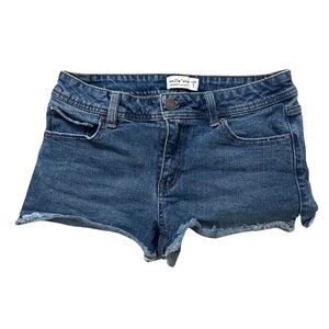 Vanilla star jean shorts women’s size 28